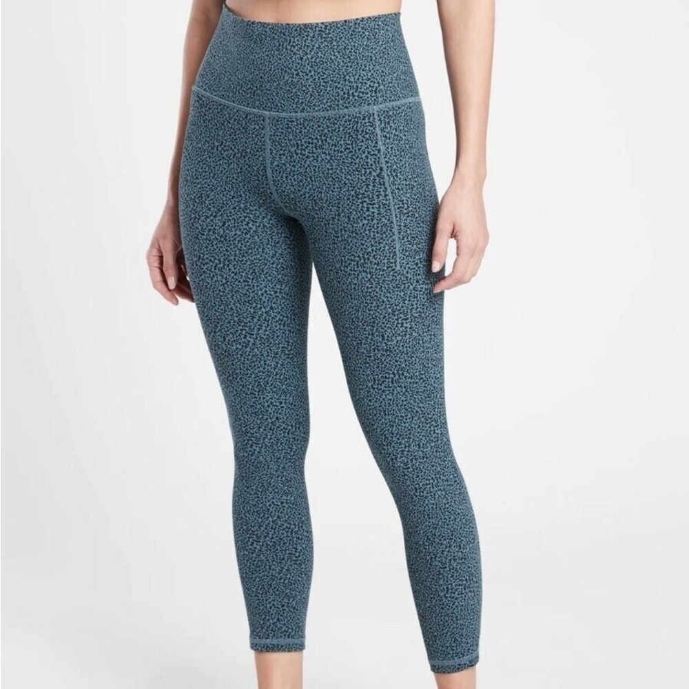 EUC Athleta Salutation Stash‎ II Textured Tight 7/8 Leggings size XS